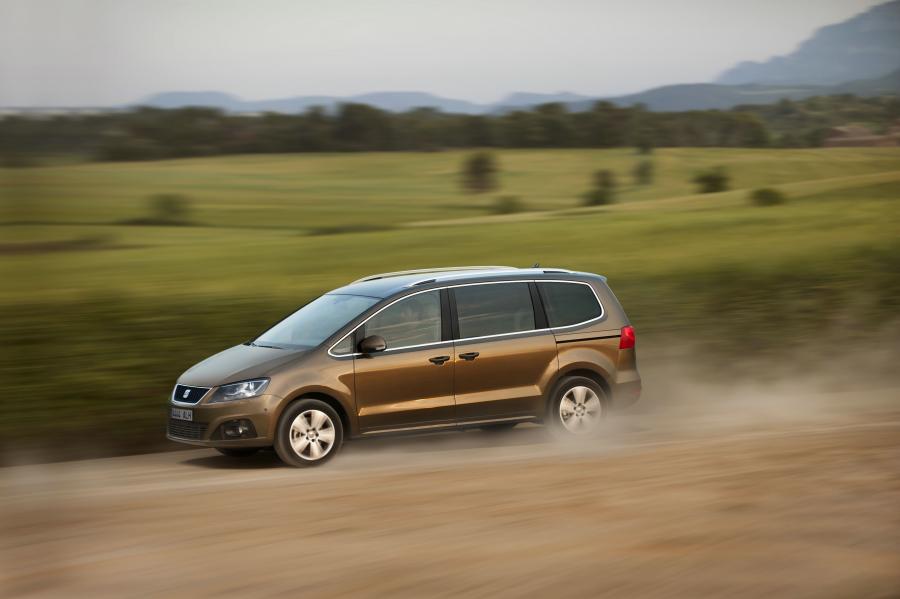  Seat Alhambra 4x4 2011 года  (фото 9 из 46)
